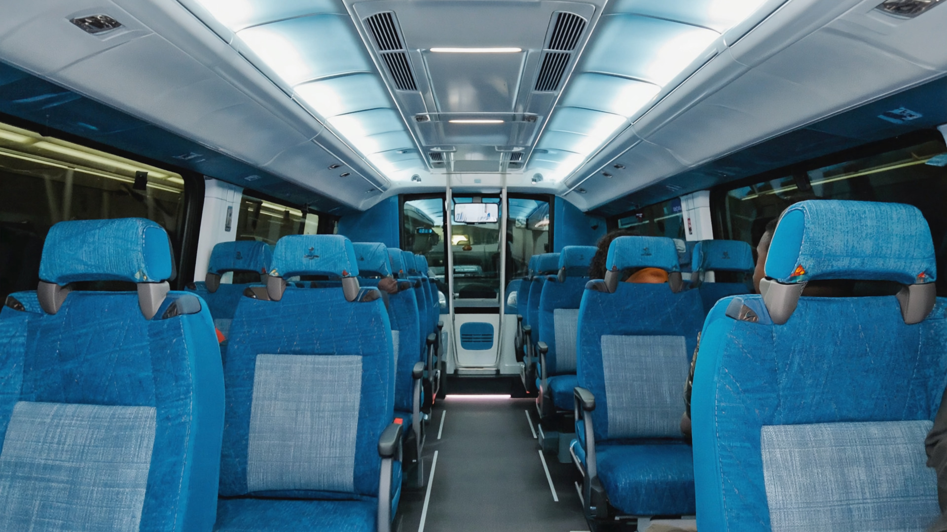 Bus climatisé Navette Express intérieur confortable Abidjan